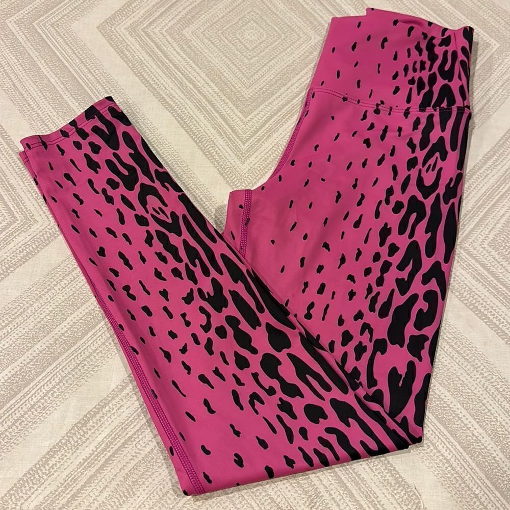 Beach Riot Women’s Hot Pink with Black Leopard Print Leggings